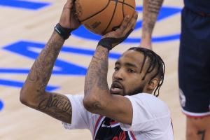 这位置有毒?小琼斯站到博格丹投三不沾的位置 几乎空位也三不沾